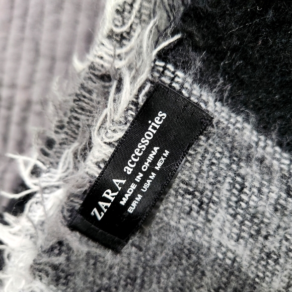 Zara Blanket Scarf - Picture 3 of 3